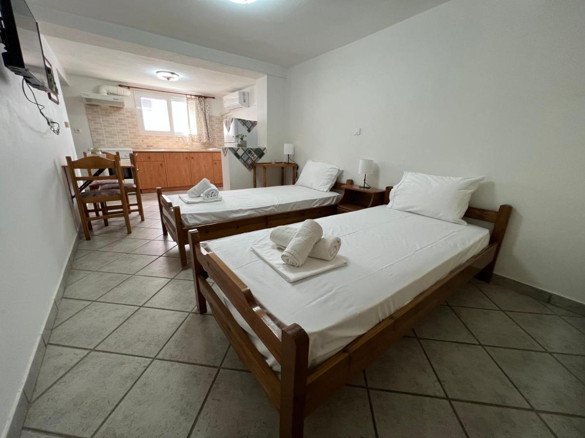 Athina Rooms Karvounades Zewnętrze zdjęcie